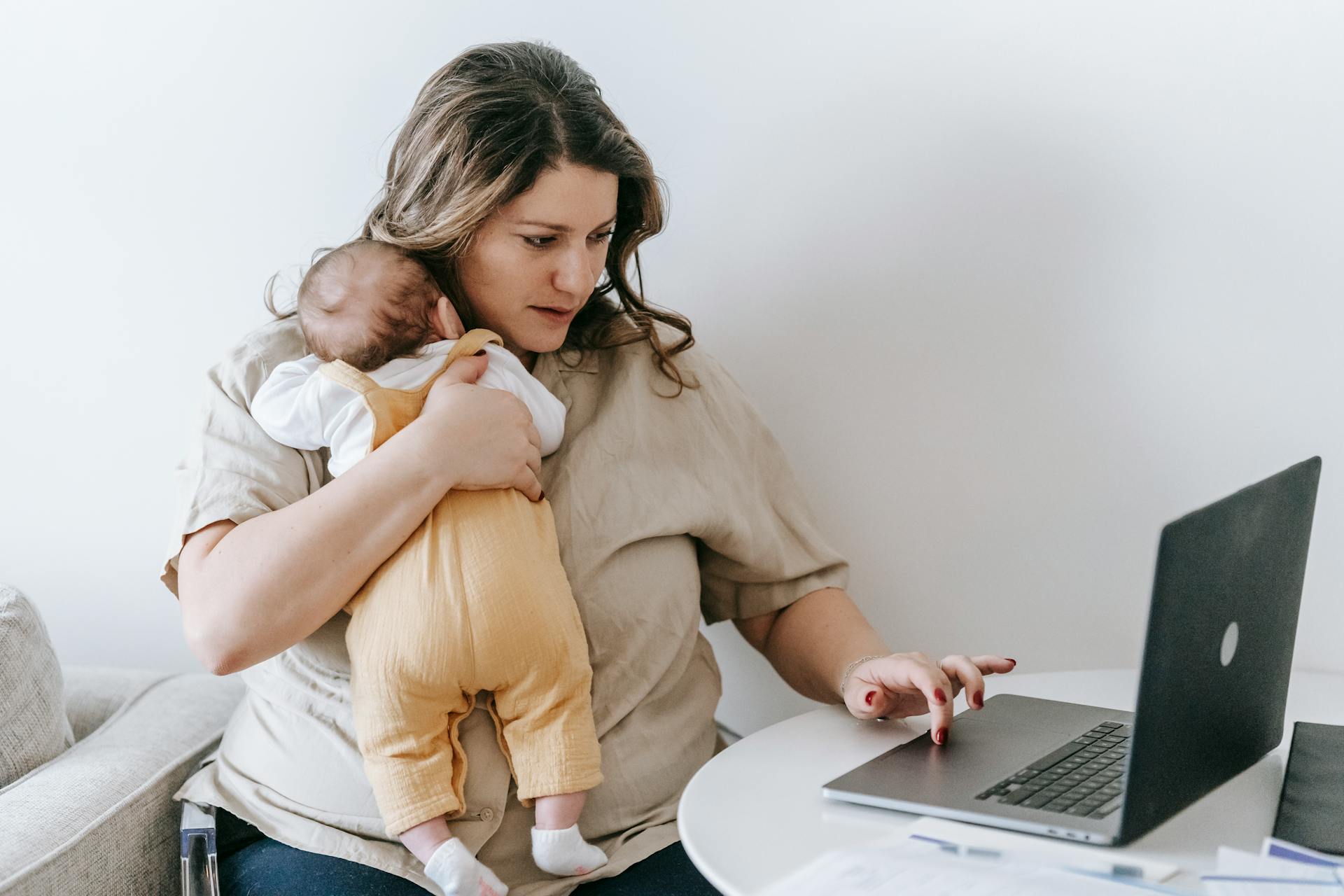 Nueva ley permite a mujeres en cargos de elección popular mantener su participación durante la licencia de maternidad